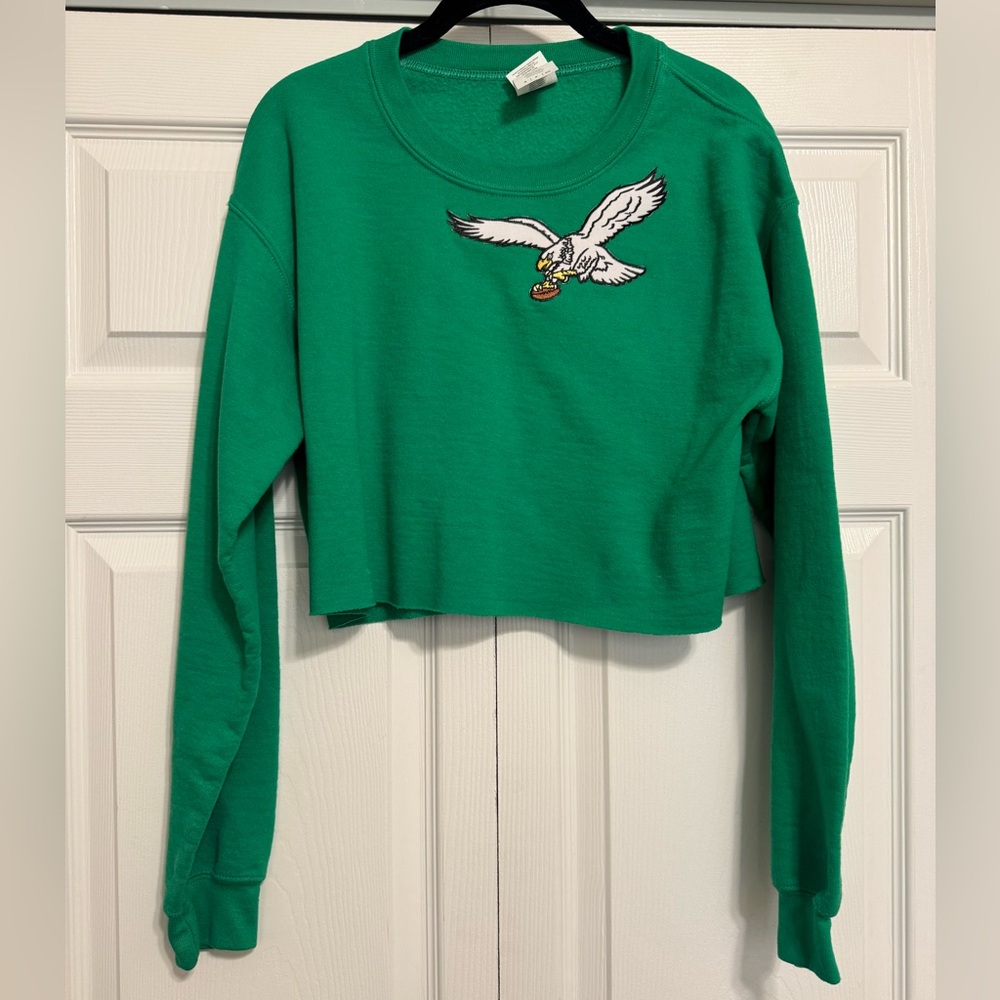 Green Cropped Sweatshirt with Eagle Design